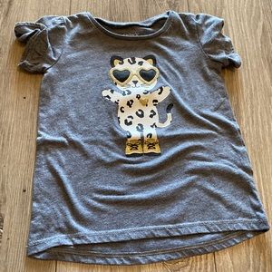 Carter’s 2T Gray Sassy Leopard Glitter Graphic Tee 🐆